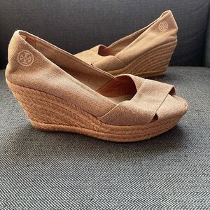 Tory Burch Filipa Espadrille Tan Natural Canvas Peep Toe Wedge